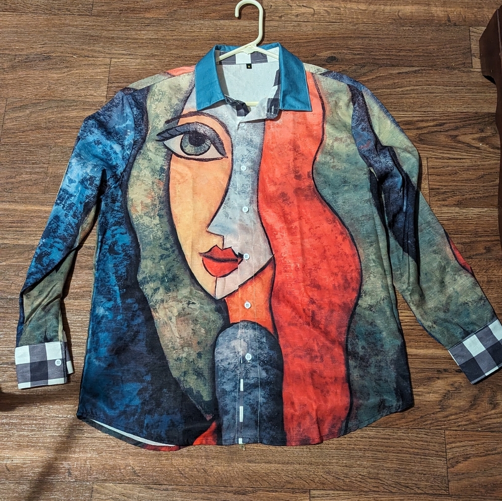 Men's Graphic Abstract Shirt. New Without Tags